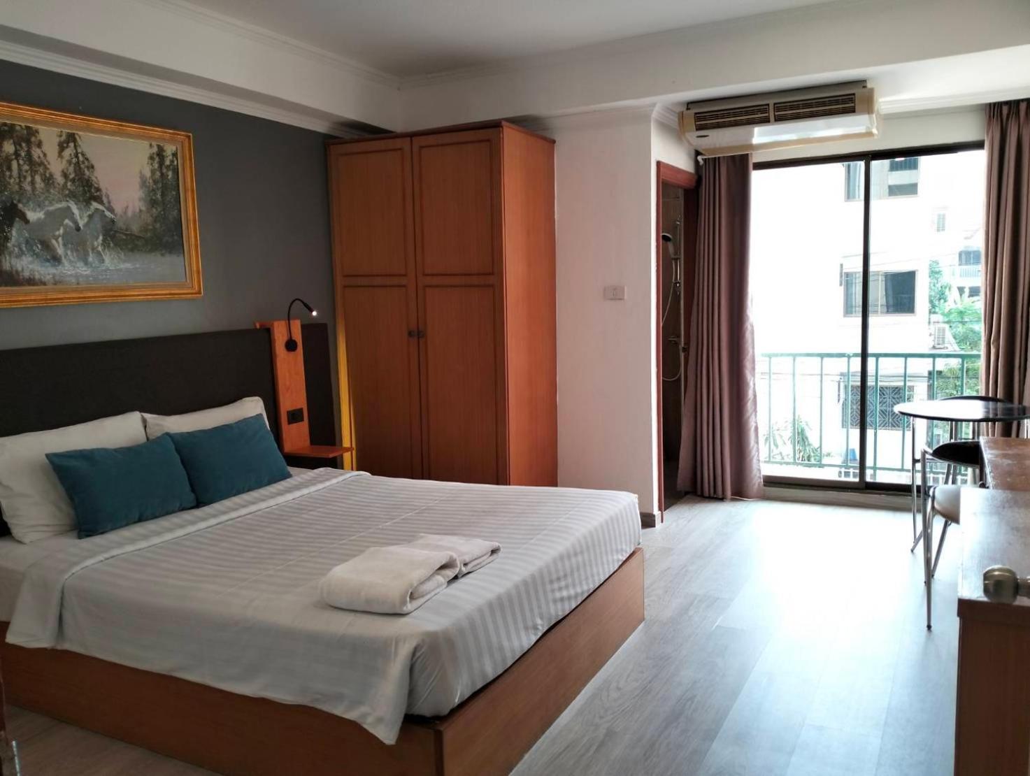 Shagwell Mansions Hotel Pattaya Room photo